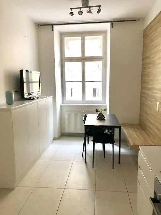 City Centre - Best Location, Big & New 110 M2 Apt Viyana 0*,